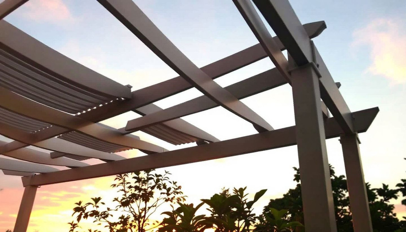 Choisir la pergola idéale : bioclimatique, murale ou sans poteau